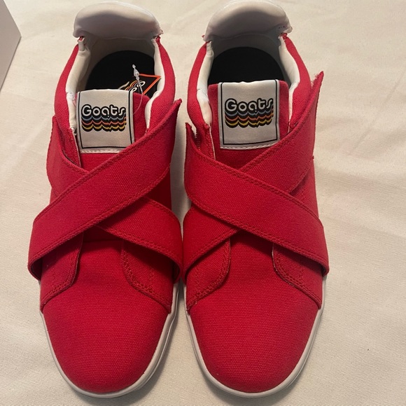 NWT GOATS 🐐RED Canvas Sneakers Womens 10 - Picture 2 of 9